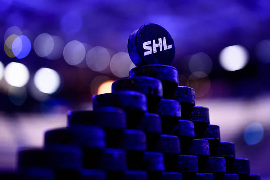 Stapel med puckar före ishockeymatchen i SHL mellan