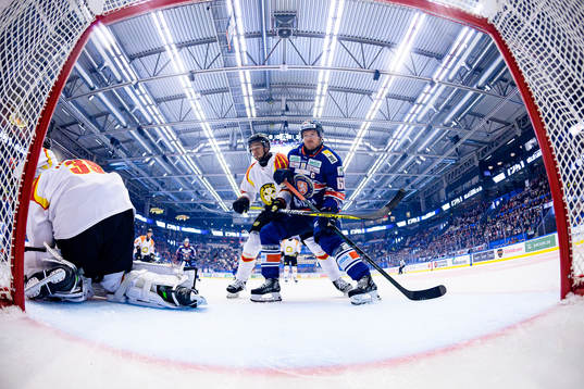 Brynäs Niklas Friman och Växjös Erik Josefsson