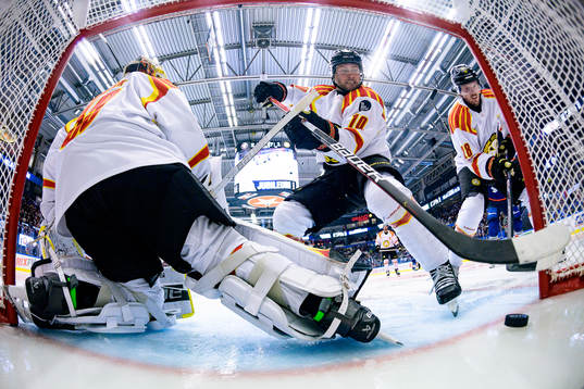 Brynäs Johan Larsson och Johannes Kinnvall när Växjö