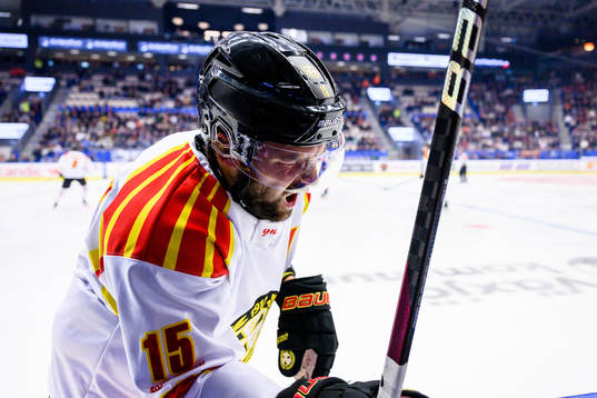 Brynäs Simon Bertilsson har ont