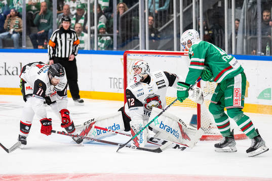 Malmö Redhawks Markus Lauridsen och målvakt Daniel