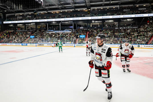 Malmö Redhawks målvakt Daniel Marmenlind jublar