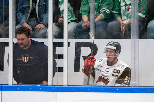 Malmö Redhawks Emil Sylvegård i utvisningsbåset