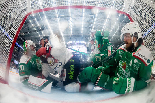 Oroligt mellan Malmö Redhawks Emil Sylvegård mot Rögles
