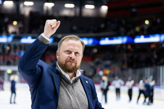 Linköpings tränare Klas Östman jublar