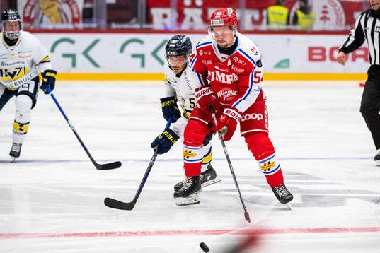 Timrås Jonathan Dahlén och HV71s Victor Sjöholm