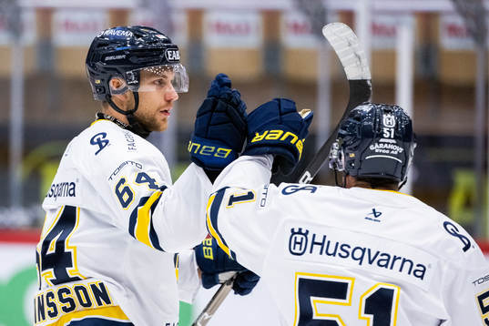 HV71s Eric Martinsson jublar