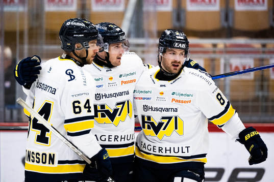 HV71s Fredrik Forsberg Eric jublar