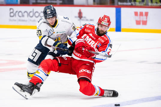 HV71s André Petersson och Timrås Per Svensson
