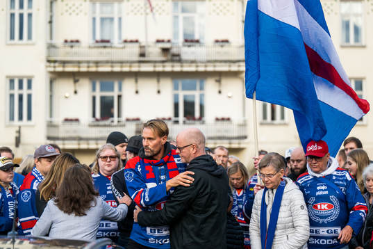 Per Sandberg vid en minnesstund för sin bror Ulf Sandberg
