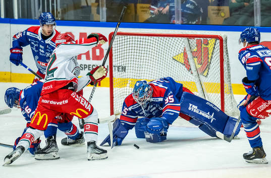 Frölundas Patrik Carlsson och Oskarshamns målvakt Joe