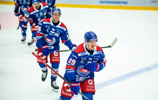 Oskarshamns Patrik Karlkvist jublar