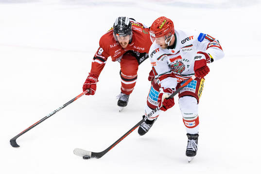 Vita Hästens Jens Holmström och Modos Josef Ingman