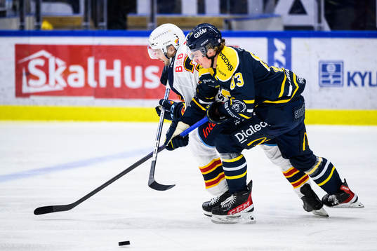 Djurgårdens Marcus Kruger och Södertäljes Ludvig Jansson