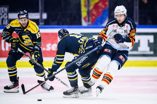 Södertäljes Cole Cassels och Djurgårdens John Norman