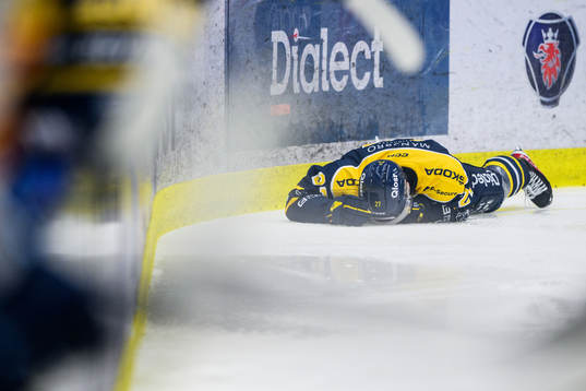 Södertäljes Daniel Norbe har ont