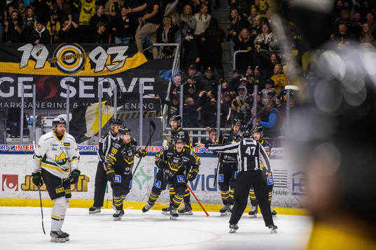 Västerås Trevor Cheek jublar