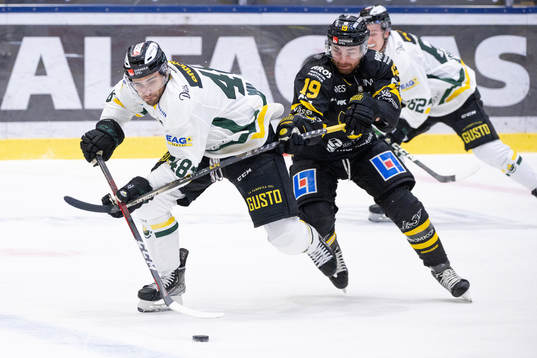 Östersunds Sam Miletic och Västerås Blake Speers