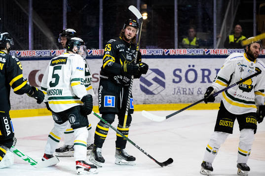 Västerås Marcus Bergman jublar