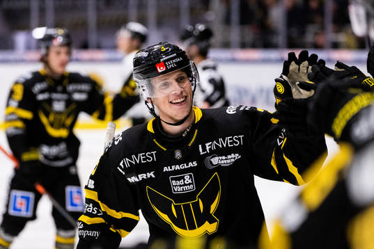 Västerås Ludvig Östman jublar