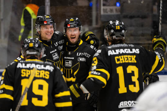 Västerås Oliver Bohm och Jesper Kokkonen jublar