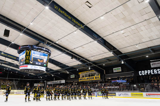 Västerås spelare jublar