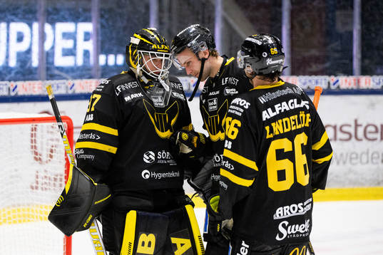 Västerås målvakt Johan Gustafsson, Daniel Gunnarsson och