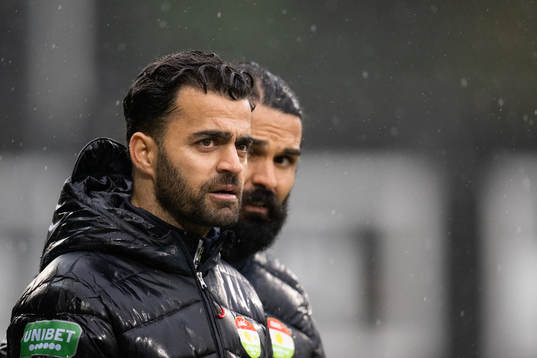 Dalkurds huvudtränare Amir Azrafshan deppar
