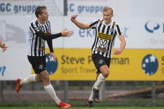 Landskronas Johan Rapp och Philip Andersson jublar
