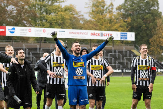 Landskronas målvakt Amr Kaddoura jublar