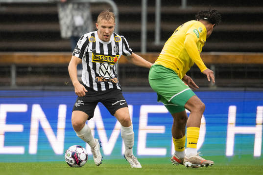 Landskronas Edvin Dahlqvist och Dalkurds Fabio Nicolas Dixon