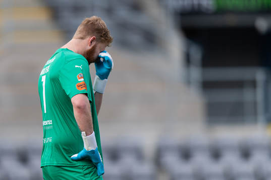 AFC Eskilstunas målvakt Nick Wolters deppar