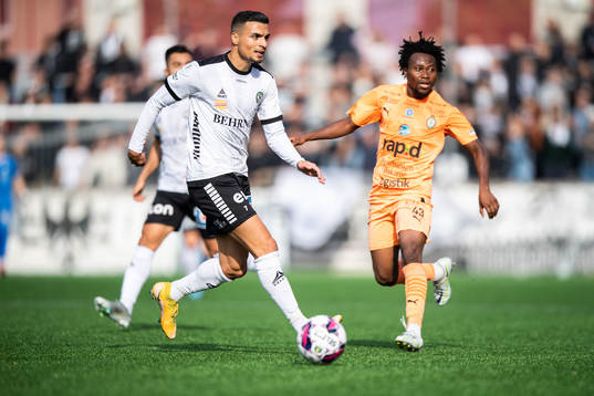 Örebros Ahmed Yasin och AFC Eskilstunas Abdul-Halik Hudu