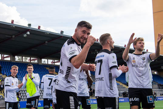 Örebros Axel Andresson jublar