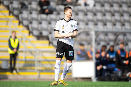 Örebros Jake Larsson deppar