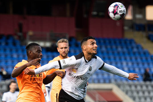 AFC Eskilstunas York Rafael och Örebros Ahmed Yasin