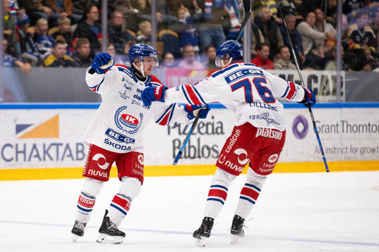 Oskarshamns Niclas Burström jublar