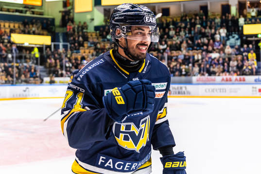 HV71s Tyler Vesel  jublar