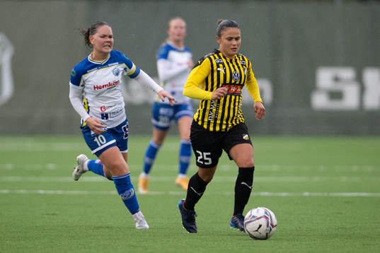 Onsalas Linn Mörfeldt och Häckens Amna Lihovic