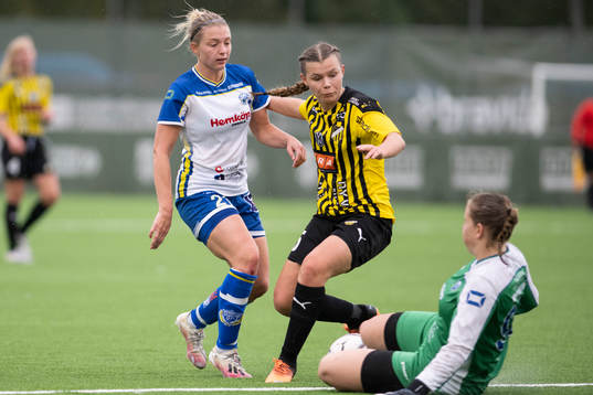 Onsalas Elisabeth Pattersson, Häckens Elin Flakberg och