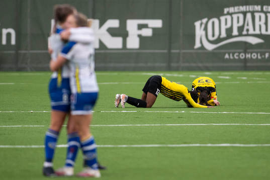 Häckens Hanna Lofthammar och Lagkapten Andrea Simonovic