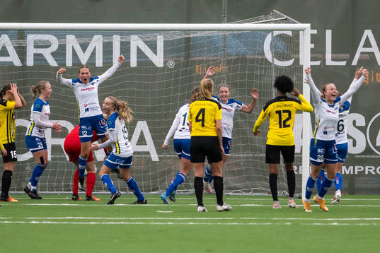 Onsalas spelare jublar