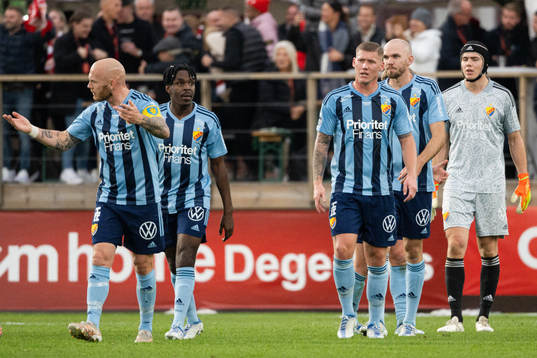 Djurgårdens Magnus Eriksson , Joel Asoro och Victor