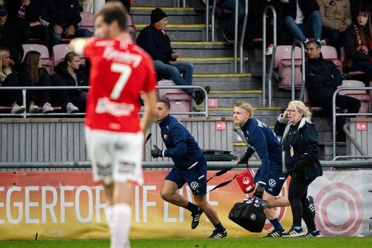 Djurgårdens läkarteam med hjärtstartare