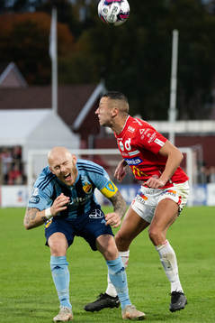 Djurgårdens Magnus Eriksson och Degerfors Nikola Djurdjic