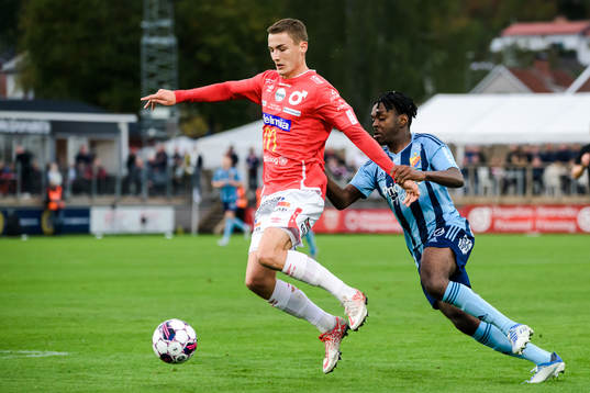 Degerfors Gustaf Lagerbielke och Djurgårdens Joel Asoro