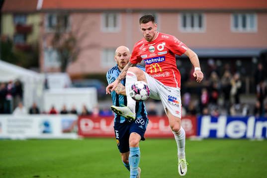 Djurgårdens Magnus Eriksson och Degerfors Rasmus Örqvist
