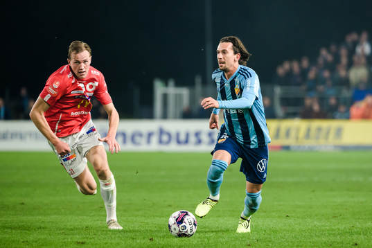 Degerfors Adam Carlen och Djurgårdens Gustav Wikheim
