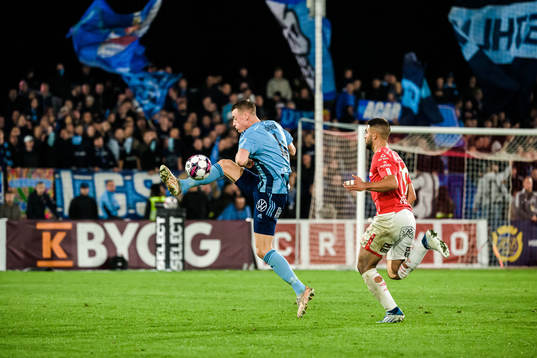 Djurgårdens Jesper Löfgren och Degerfors Omar Faraj