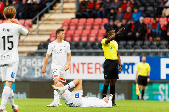 Halmstads Erik Ahlstrand  har ont